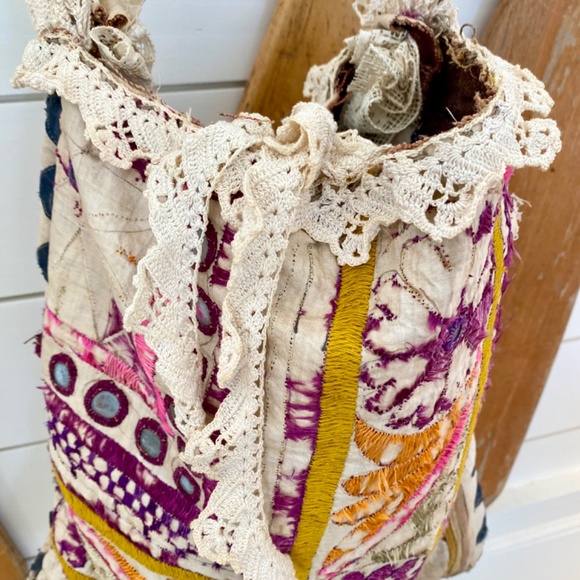 One of A Kind -Handmade Vintage Indian Textile Bag! - Picture 4 of 8